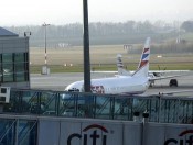 Boeing přistál v Praze jen s jedním motorem